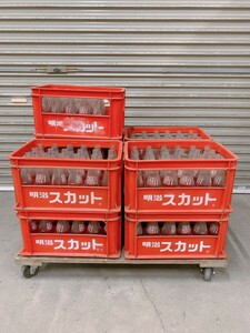 引取限定 現状渡し Meiji スカット 瓶ケース 24本用 空瓶付き 赤ケース 純正ケース 収納箱 コレクション インテリア 置物 茨城 0606か1 M