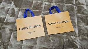 ルイヴィトン 長財布用 LOUIS VUITTON プレゼント ギフト 22×18×11.5cm 紙袋 ショップバッグ　合計2袋あり　即決価格！