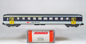 ARNOLD #3256 ＳＢＢ （スイス国鉄） ＥＷ-Ｉ型 ＮＰＺ型通勤電車用１／２等中間客車 （ＮＰＺ塗装）