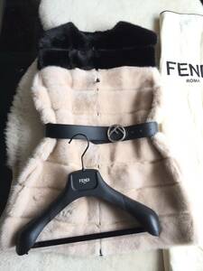 極美品　FENDI　フェンディ　最高峰　ベルト付　ミンクファージレコート☆38サイズ　ブラック×ベージュ　ミンクコート　MINK