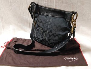 美品 ★COACH コーチ★ 10403 レザー×キャンバス ショルダーバッグ シグネチャー ブラック系 レザーチャーム保存袋あり 02311