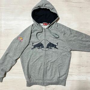 希少PUMA×Red Bullコラボフーディー ジップアップパーカー スウェット グレー　ビッグロゴ　プーマ　レッドブル　US S(Mサイズ相当)