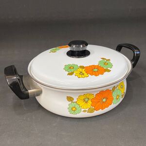 N 4277　昭和レトロ！！[ KOTOBUKI HORO WARE 薄型 両手鍋 26㎝ ]　コトブキ ホーロー レトロポップ 花柄 保管品 琺瑯 当時物 アンティーク