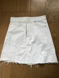 ZARA WOMAN ホワイトデニム　カットオフ　スカート サイズ26