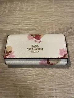 COACH 花柄キーケース ホワイト　ピンク　桜