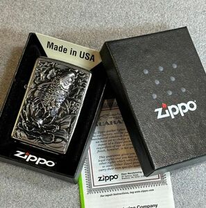 ■新品 ZIPPO USA輸入 立体彫り 昇り鯉 滝登り 蓮 メタル 貼り ライター 喫煙具 ジッポー U22