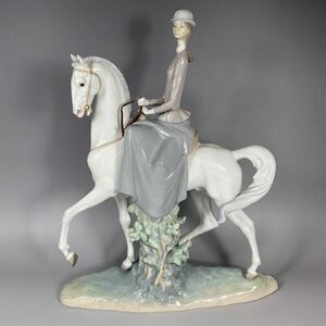 リヤドロ フィギュリン 白い馬の少女 LLADRO 陶器人形 インテリア Lladro 置物 陶器 白馬 女性 大型 作品 西洋美術 4516