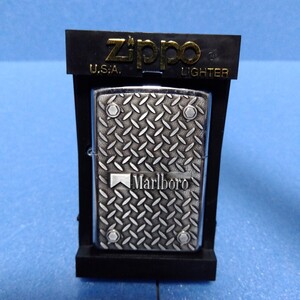 Marlboro　ZIPPO　チェッカープレート　2002年製　新品未使用　希少品