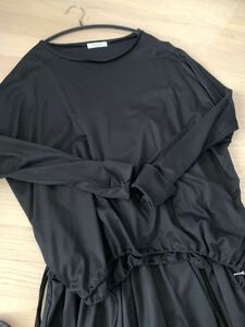メゾンドR トップスカットソー ウールジャージカットソー　ブラック フリーサイズ 裾サイド調整可能アジャスター付　袖折返デザイン 美品