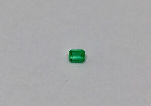 エメラルドルース 0.39ct