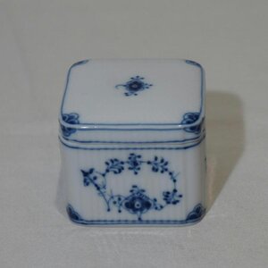 1円【一般中古】ROYAL COPENHAGEN ロイヤルコペンハーゲン/ブルーフルーテッド スクエアボックス/94