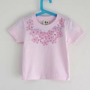 子供服 キッズTシャツ 130サイズ ピンク コサージュ桜柄 Tシャツ ハンドメイド 手描きTシャツ 和柄 春 プレゼント