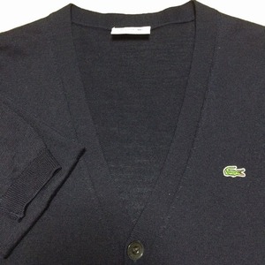 美品 LACOSTE ラコステ 長袖フロントボタンニットカーディガン サイズ３ 毛100％黒色無地 ボタンにLACOSTE刻印 日本製 ファブリカ