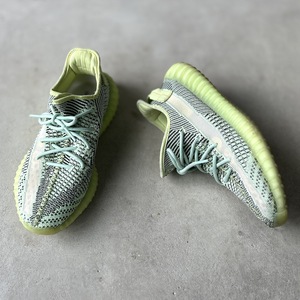 国内正規品YEEZY BOOSTスニーカー/27.5cm