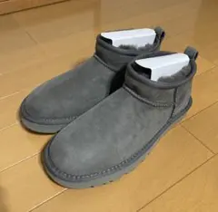 【1/22以降に順次発送予定】UGG　アグ　ムートンブーツ　ウルトラミニ