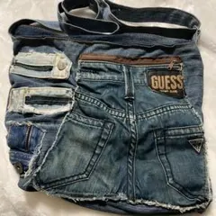 最終値下GUESS デニムリメイク風ショルダーバッグ