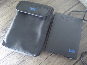 ◆IBM Extemal USB Floppy Disk Drive/フロッピーディスクドライブ◆YD-8U10◆USED◆