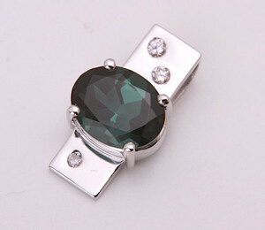 《質屋出品》k18★天然トルマリン2.78ct+ダイアモンドペンダントトップ★C-6000