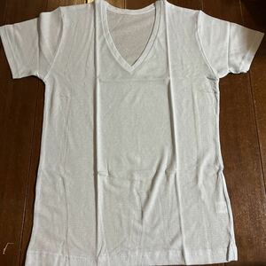 VネックTシャツ ブルー