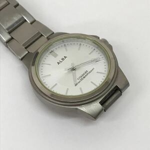 236　中古　ALBA　腕時計　シルバー　10気圧防水　ジャンク　メタルバンド　セイコー　SEIKO