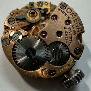 オメガ　ムーブメント　cal.650 機械　OMEGA movement リューズ　部品取り　ジャンク　46-1