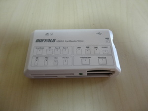 [送料無料 即決] BUFFALO USBカードリーダー/ライター BUFFALO MCR-A30H/U2 ジャンク