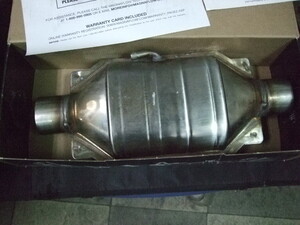 80-92アメリカ車主にGM用 10モード11モード試験受験向き Magnaflow 3321015 Catalytic Converter-2.25in. California Pre-OBDII 新品未使用