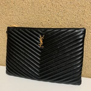 美品　 SAINT LAURENT サンローラン　Vステッチ　 セカンドバッグ クラッチバッグ ブラック　ゴールド金具　YSL 