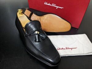 超美品 未使用 フェラガモ 7EE Ferragamo タッセル ドレスローファー 箱付 8635