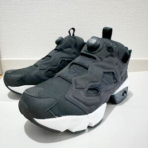 ス3 美品 リーボック Reebok ポンプフューリー スニーカー 26センチ 26㎝ 黒 ブラック