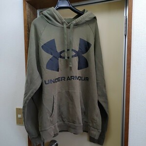 アンダーアーマー パーカー　カーキ　under armour アウトドア　スポーツ　プルオーバー ポケット 長袖 裏起毛 XL 緑 メンズ　0517-D1-SA1