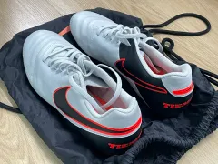 【雷市場（ポンジャン）商品韓国直送】 NIKE(ナイキ) サッカーシューズ