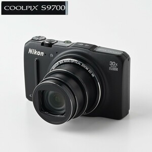 【美品】Nikon COOLPIX S9700 バッテリー チャージャー 充電ACアダプター USBケーブルSDカード ストラップ付 ニコン デジタルカメラ