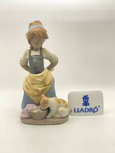 *＊ LLADRO リャドロ ＊* NOSY PUPPY Figurine No. 2096 ノージー パピー フィギュリン *L59