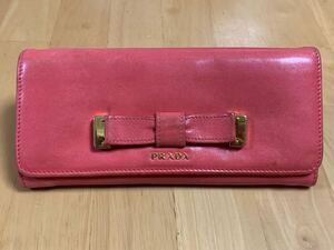 値下げ中 セール 中古 PRADA プラダ レザー 長財布 札入れ ウォレット リボン 財布 小銭入れ ピンクレザー 送料無料