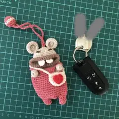 ネズミさんのキーケース　キーホルダー　バッグチャーム　ハンドメイド　かぎ針編み