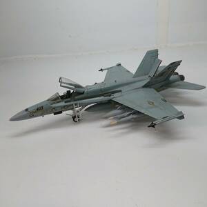 送料込み03)ヒカリ工房製_ハセガワ_1/72_D8_ノースロップ・グラマン_F/A-18C_ホーネット_塗装済み完成品ですが14年前のものです。