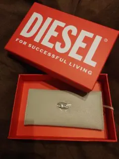 DIESEL 長財布 ライトグレー