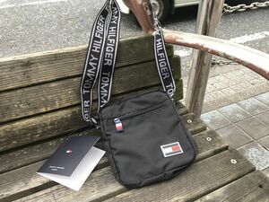 USA正規品 トミーヒルフィガー TOMMY HILFIGER クロスボディ TH MOTO MINI 斜め掛け ボディバッグ 黒 ブラック ショルダー フラッグロゴ