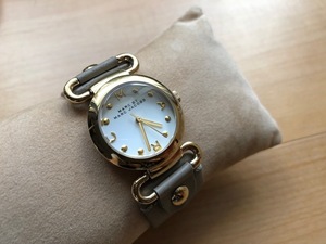 美品 MARC BY MARC JACOBS マークバイマークジェイコブス ゴールド×ホワイト Molly モリー MBM1308 純正革ベルト クオーツ 腕時計