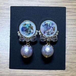 ハンドメイドアクセサリー　ピアス　樹脂ピアス