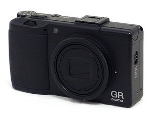 【中古】RICOH製 GR DIGITAL III ブラック 1000万画素 液晶画面いたみ [管理:1050024488]