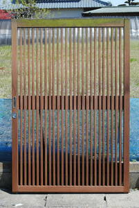 立10　昭和レトロ　格子戸　木製引戸　1830x1235x34ミリ