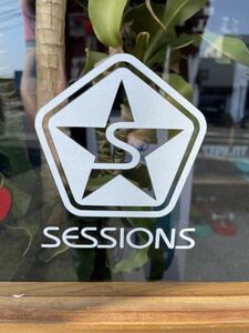 sessions 純正カッティングステッカー　かっこいい　即決送料込み　セッションズ　横12センチ