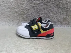 【雷市場（ポンジャン）商品韓国直送】 ホイリック・リリーフ 160 New Balance(ニューバランス) ミッキー キッズ 子供用の靴 中古 靴