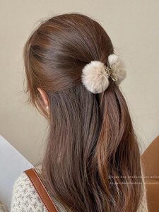 アクセサリー レディース ヘアアクセサリー 女性ファッション 蝶 フワフワ ヘアクロープ、かわいいデザイン 1個