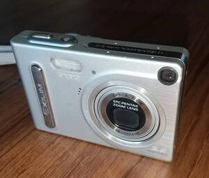 カシオコンパクトカメラ　3.2　ＭＥＧＡ　ＰＩＸＥＬＳ　ＤＩＧＩＴＡＬ　ＣＡＭＥＲＡ　ＲＸ-Ｚ３