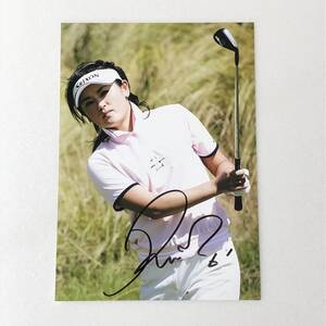 LPGA●美人ゴルファー 北田瑠衣 直筆サインフォトA