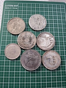 日本　外国　銀貨まとめて7枚　レプリカです。