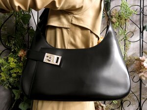 ●超美品●Salvatore Ferragamo フェラガモ●ガンチーニ●カーフ レザー 本革●ワンショルダー バッグ●黒●シルバー金具●かばん●Js54151